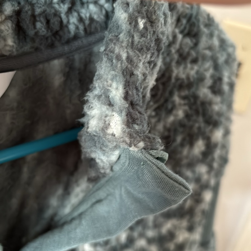 JoyLab Fuzzy Sweatshirt - Picture 7 of 8